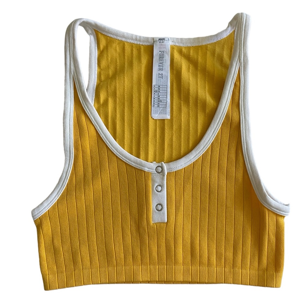 Forever 21. Contrast Knit Crop Top. M113